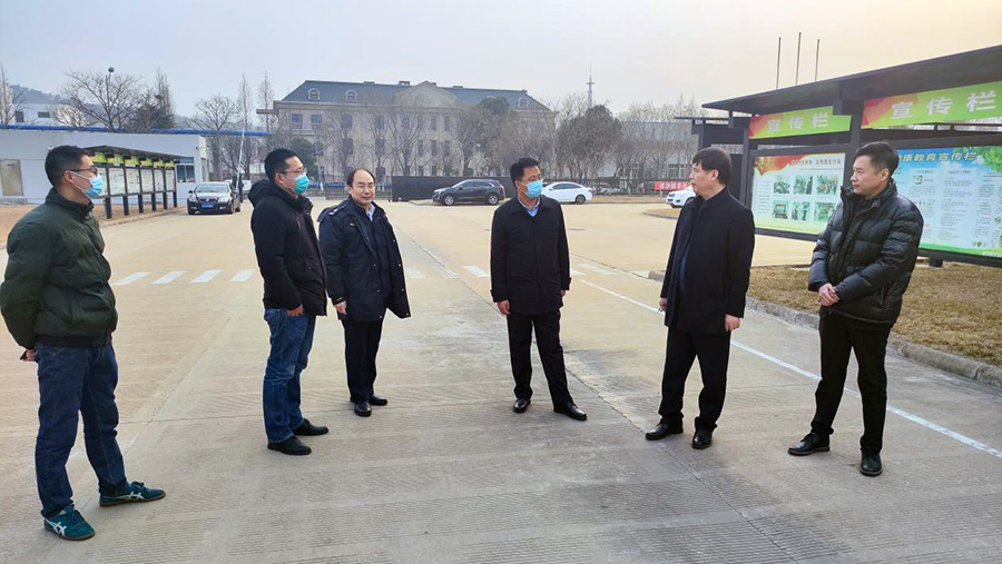 市生態(tài)環(huán)境局綜合行政執(zhí)法局局長潘運(yùn)學(xué)帶隊調(diào)研德源大氣國控站點